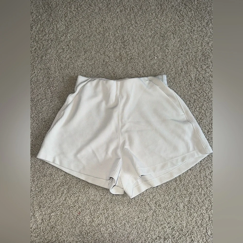 Lululemon Ribbed Shorts - Picture 2 of 4